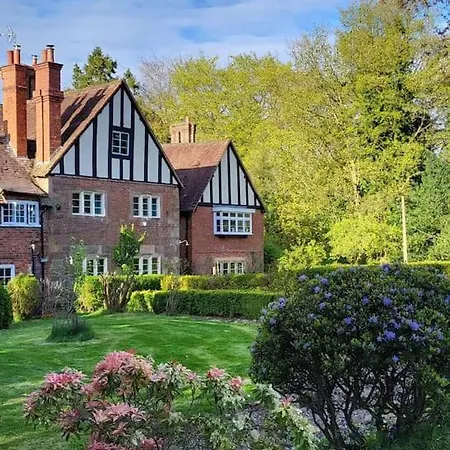 The Lodge At Fairfield Court Lickey End Exterior photo