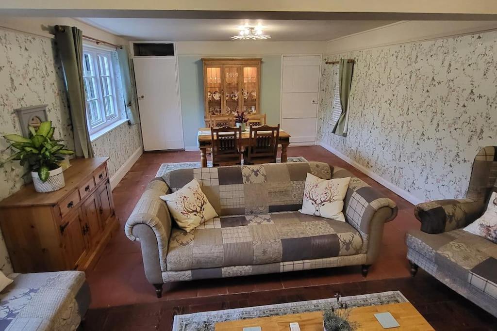 The At Fairfield Court * Lickey End